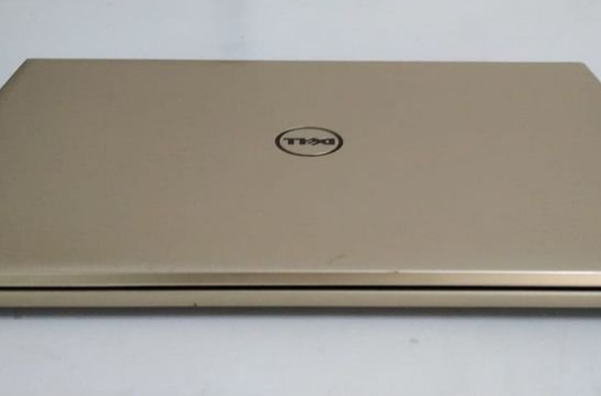 Dell Laptop AMD A8 Radeon R5 17.3″ 2.20GHz For Sal