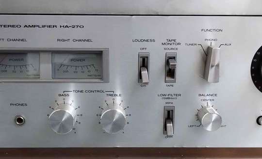 Vintage Hitachi HA-270 Integrated Amplifier For Sa