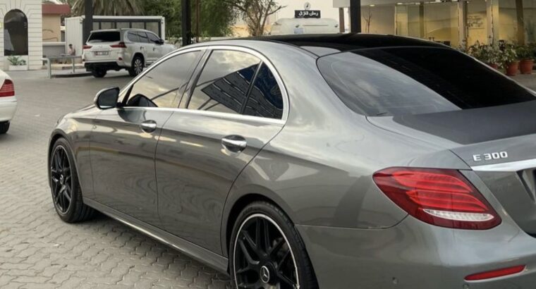 Mercedes E300 2018 Gcc full option for sale