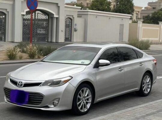 Toyota Avalon 2014 mid option USA imported for sal