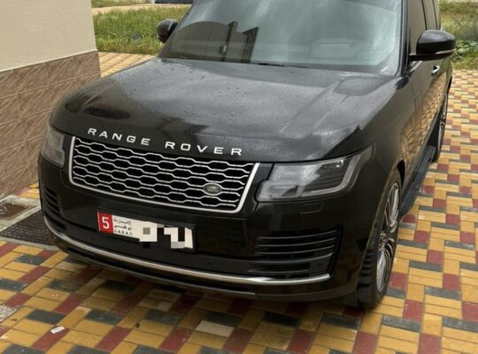 Range Rover Vogue 2018 Gcc in good condition