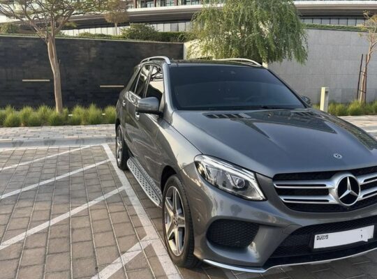 Mercedes GLE400 full option 4Matic Gcc 2018 for sa