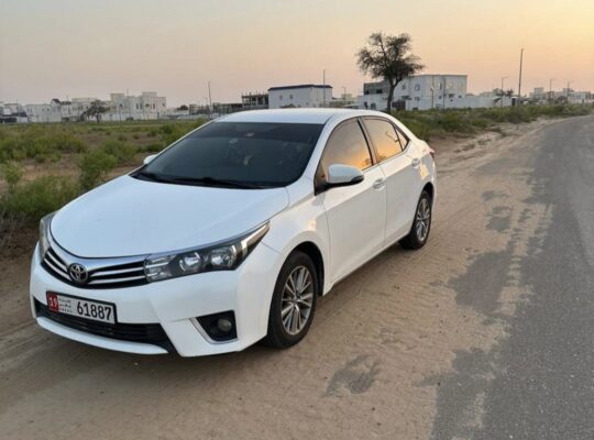 Toyota Corolla 2014 Gcc mid option for sale