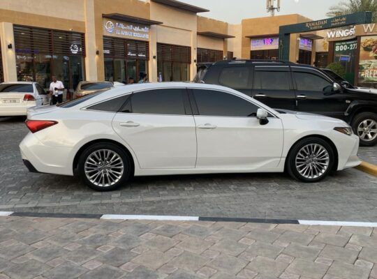 Toyota Avalon full option 2019 USA imported for sa