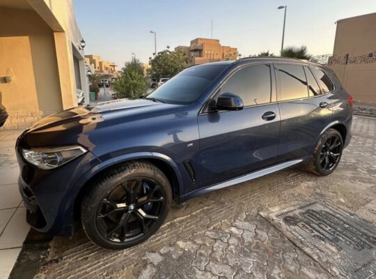 BMW X5 40i Gcc 2019 full option for sale