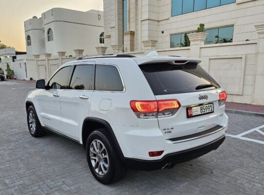 Jeep grand Cherokee limited 2015 Gcc for sale