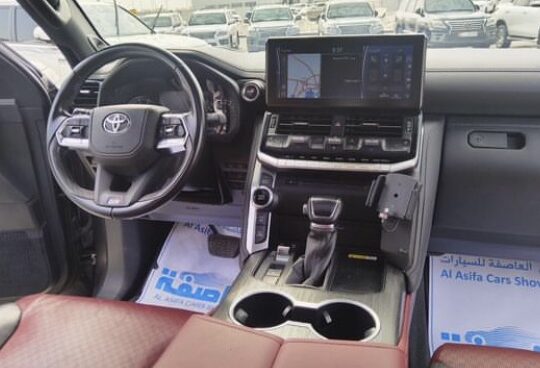 Toyota Land Cruiser GR 2022 Gcc in good condition