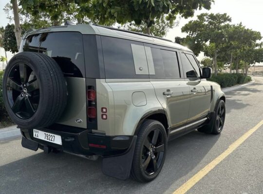 Land Rover Defender X 2021 in good condition for