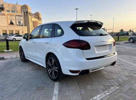 Porsche Cayenne GTS 2013 Gcc full option for sale