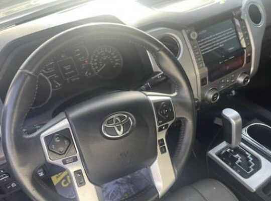 Toyota Tundra 5.7 in good condition 2020 for sale