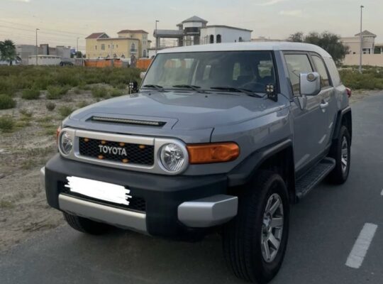 Toyota FJ cruiser 2021 Gcc full option for sale