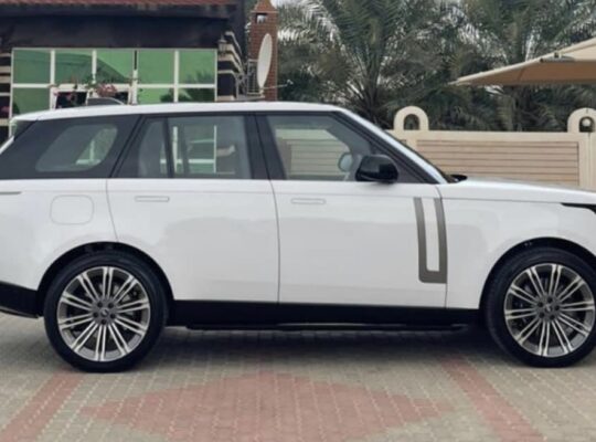 Range Rover Vogue 2023 Gcc full option for sale