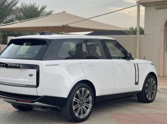 Range Rover Vogue 2023 Gcc full option for sale