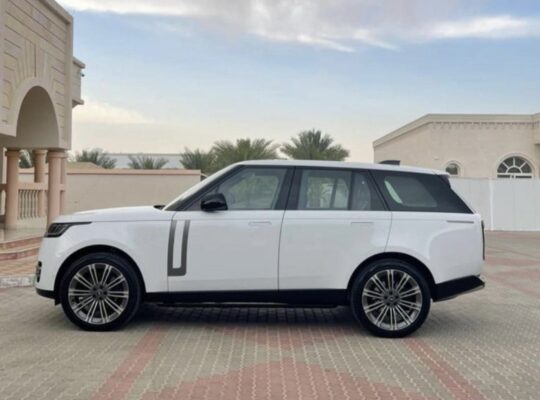 Range Rover Vogue 2023 Gcc full option for sale