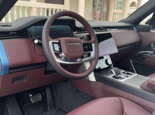 Range Rover Vogue 2023 Gcc full option for sale