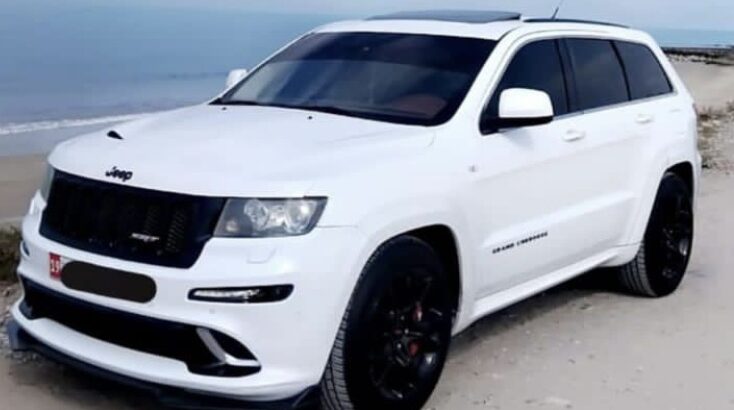 Jeep grand Cherokee SRT 6.4L 2013 Gcc for sale