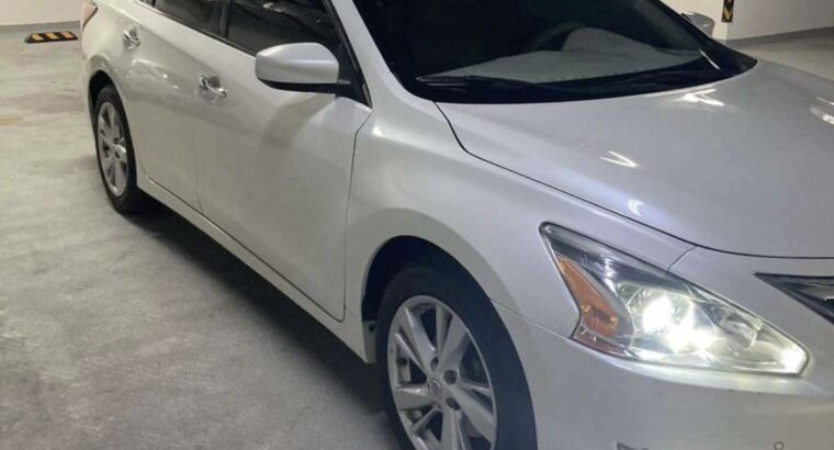 Nissan Altima 2014 Gcc mid option for sale