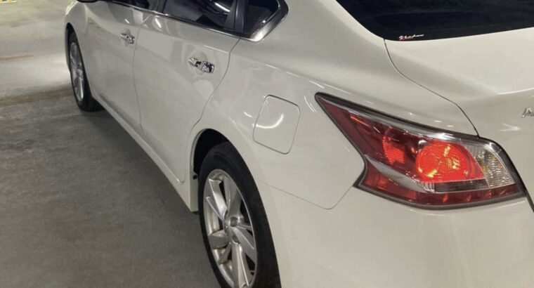 Nissan Altima 2014 Gcc mid option for sale