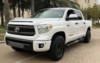 Toyota Tundra SR5 full option 5.7 -2015 for sale