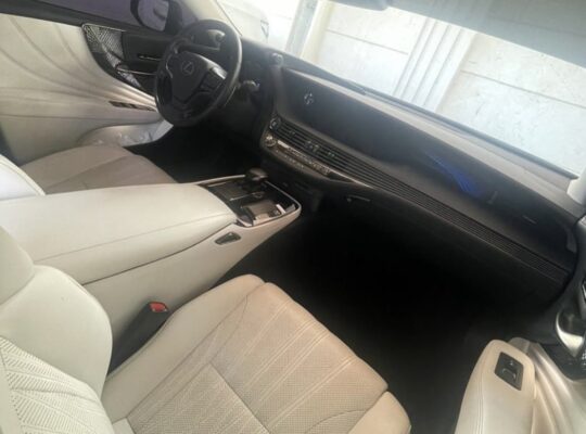 Lexus Ls500 full option 2020 Gcc for sale