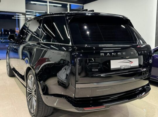Range Rover Vogue P530 full option 2023 Gcc for sa