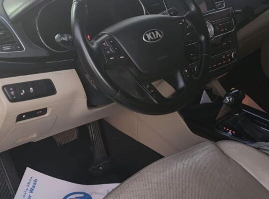 Kia Cadenza 2014 Gcc full option for sale