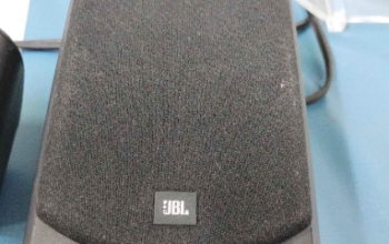 JBL SCS200 center and 1 satellite speaker for sale