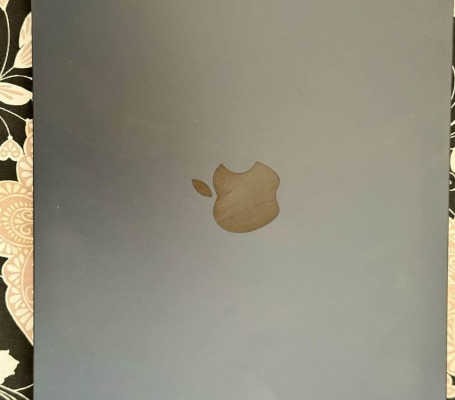 MacBook air2022 m2 with 8 gb ram and 512 ssd for s