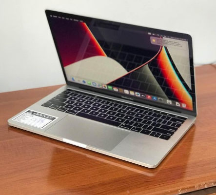 Pro MacBook, 16/1TB i7 with TouchBar 2016 Model Fo