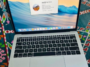 MacBook Pro 2017 core i5 8gb ram and 256 ssd for s