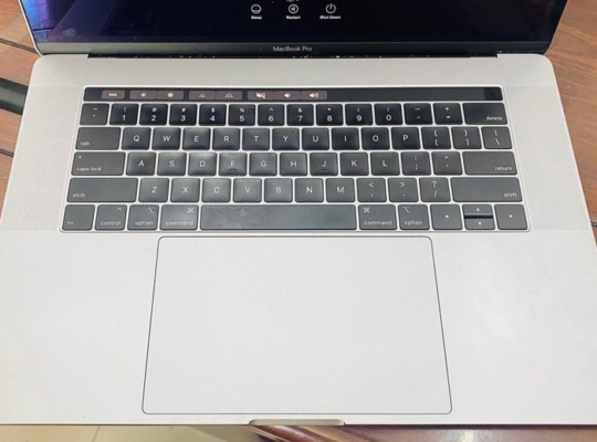 MacBook Pro 2018 A1990 16/512/4gb graphics for sal