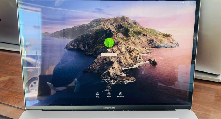 MacBook Pro 2018 A1990 16/512/4gb graphics for sal
