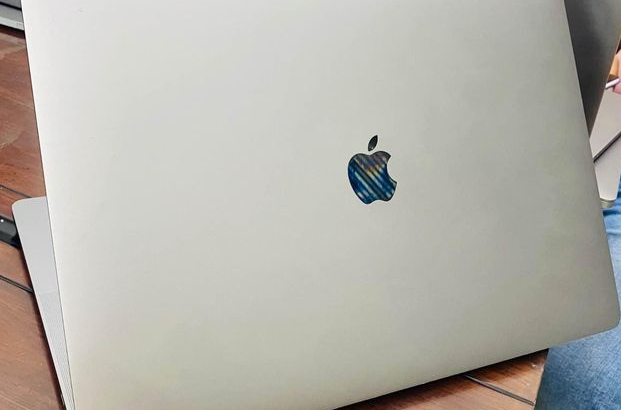 MacBook Pro 2018 A1990 16/512/4gb graphics for sal