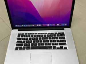 MacBook pro 15-inch 2015 16 gb Ram 512 ssd For Sal