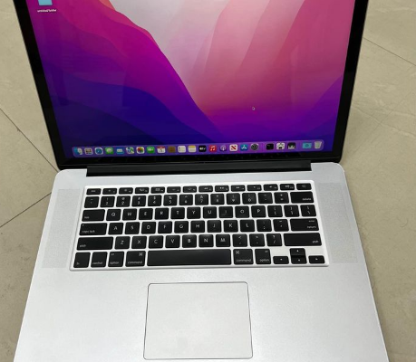 MacBook pro 15-inch 2015 16 gb Ram 512 ssd For Sal