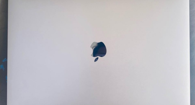 Macbook Pro 2017 A1707 Core i7 For Sale