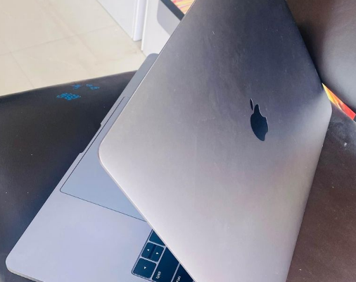 Macbook Pro 2017 A1707 Core i7 For Sale