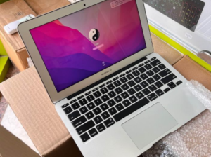 Macbook air 11-inch 2015 4/128 Core i5 For Sale