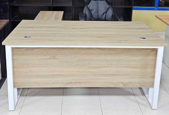 Melamine Office desk 160cm For Sale