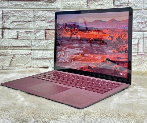 Microsoft Surface Laptop 2 Core i7 For Sale