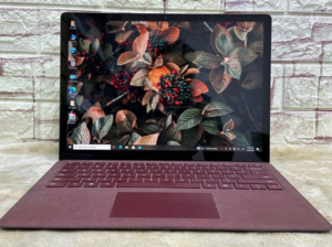Microsoft Surface Laptop 2 Core i7 For Sale