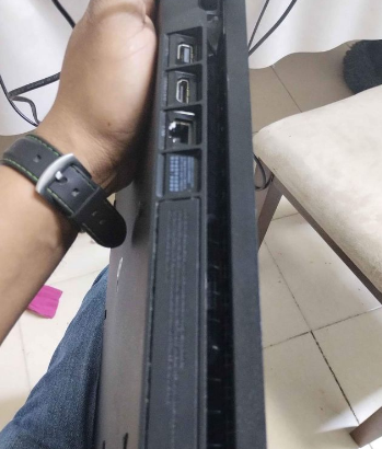 PS4 slim CUH-2218B for sale