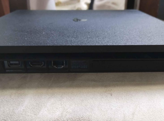 PS4 slim CUH-2218B for sale