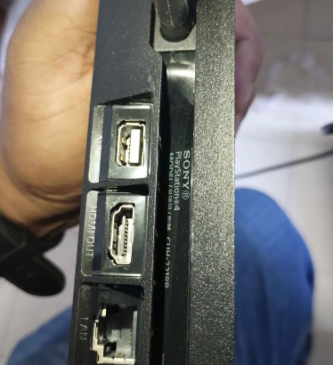 PS4 slim CUH-2218B for sale
