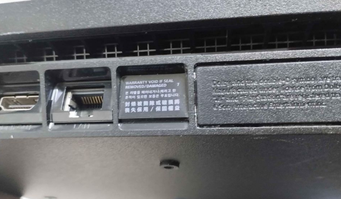 PS4 slim CUH-2218B for sale