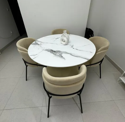 Table and chairs for sale