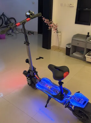 للبيع w مكينتين ثنينتاهم 3600 w3600 سكوتر