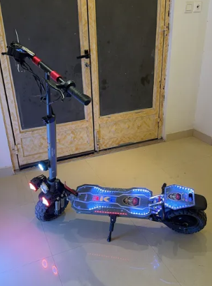 للبيع w مكينتين ثنينتاهم 3600 w3600 سكوتر