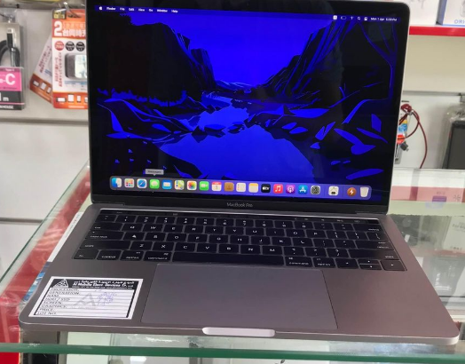 MacBook Pro, i7 16GB/1TB With TouchBar For Sale