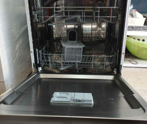 ARISTON Dishwasher for sale